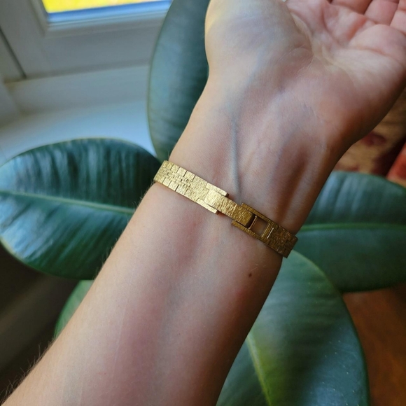 Vintage Dainty Gold Sekonda Watch - Picture 6 of 8